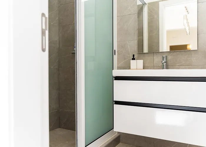 Guestready - Typical Experience In *