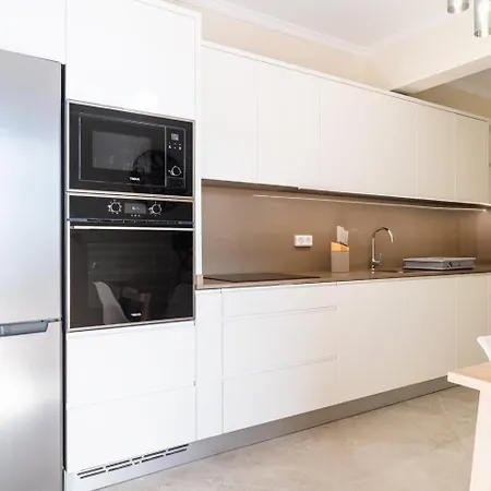 Guestready - Typical Experience In *